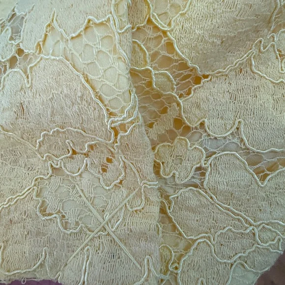 White House Black Market -size 10 - yellow appliqué v-neck sheath dress - NWT - Picture 5 of 7